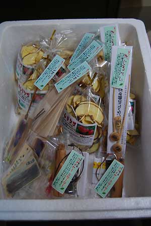 軽トラ市の材料がだんだん集まって来ましたよ～。