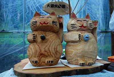 結構、可愛い「夫婦招き猫」が完成しました。