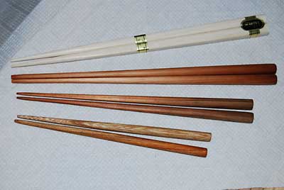 上から２番目が今日作った箸です。