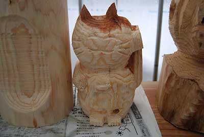 招き猫に化粧をしてみました。