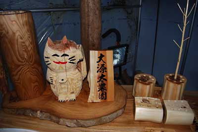 皆様、この招き猫、買わないでね。（笑