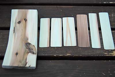 表札板とシオリの板を作りました。
