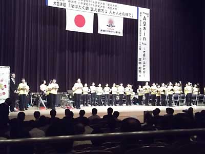 内野小学校のブラスバンドの演奏がありました。
