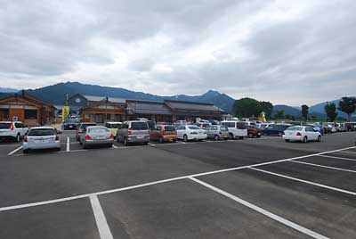 ついに直売所「四季味わい館」がオープンしました。