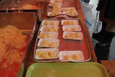  突きたてのお餅はとっても柔らかくて美味しかったです。