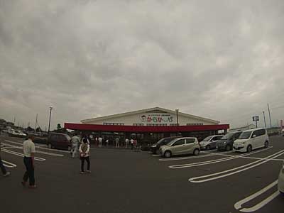 最後は、北関東最大級の直売所「からか～ぜ」です。