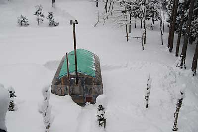 なんとか、半分くらい除雪が終わりました。