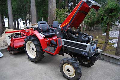 いでなので、トラクターのオイル交換とグリスアップをしました。