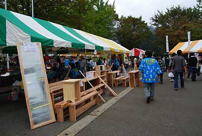 お昼ころには、行列が出来るほど賑わっていました。