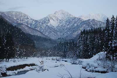 大源太川も雪景色になりました。