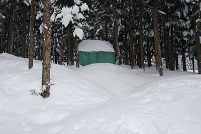 雪室１号は、完全に雪に埋まってしまいました。