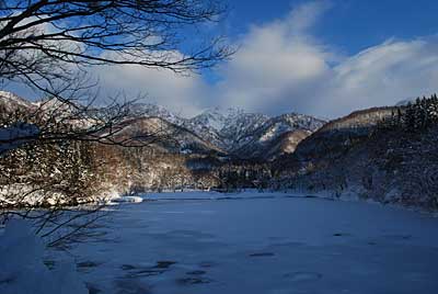 今日は、大源太湖の青空がきれいでした。