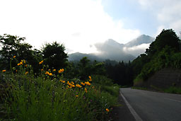 朝の大源太山