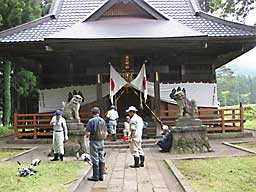草刈りは１３人で