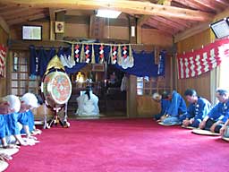 祭礼中です