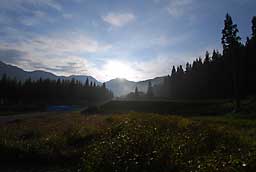 大源太山の山頂からの日の出