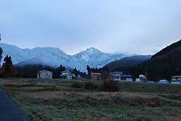 冠雪の大源太山
