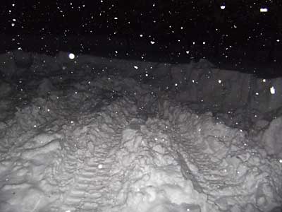 悪戦苦闘の雪跡です。