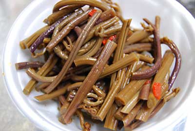 ワラビの一本漬けも美味しく出来ました。