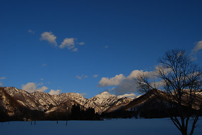 夕日をあびた大源太山がきれいでした。