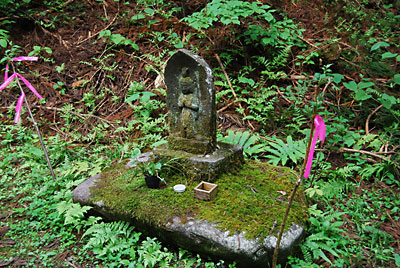 途中にあった山神様？