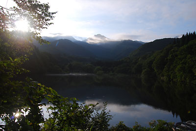 大源太山にかかった霞がきれいでした。