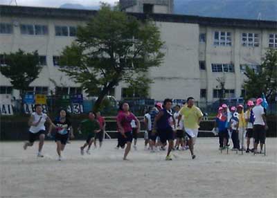 運動会のメーンイベントのリレーです。