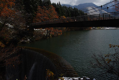 大源太湖の堰堤