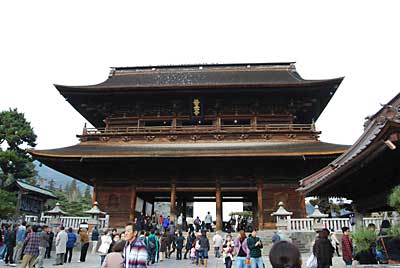 善光寺にお参りに行って来ました。