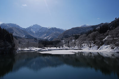 橋からの大源太湖の景色も最高です。