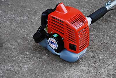 丸山製作所のホームセンターのみ販売用のＢＩＧ－ＭのＫＣ２６ーＢ１です。