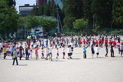 下の娘が通う小学校の運動会があり応援に行って来ました。