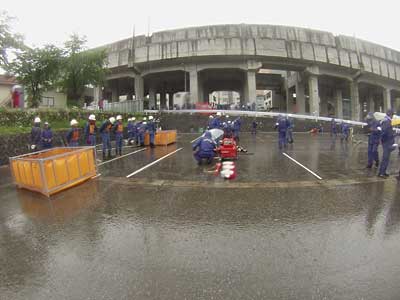町の消防の走法大会