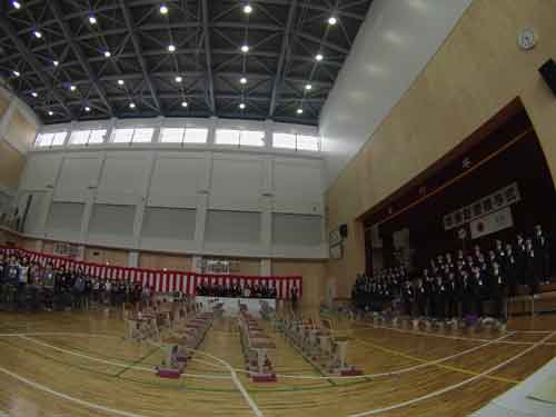 地元の小学校の卒業式に行って来ました。