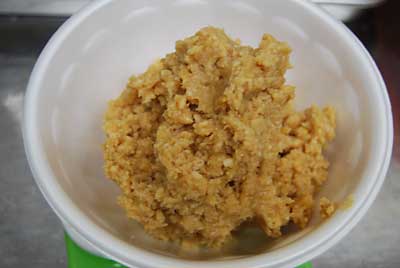 今回使う味噌は、２２年の１２月に仕込んだ手前味噌を使いました。