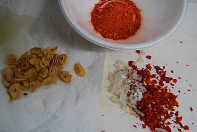神楽なんばんの唐辛子を使って「食べるラー油」を作ってみました。