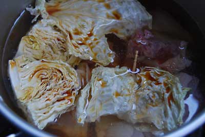 さっそく干しキャベツを鶏肉と煮込んでみることにしました。