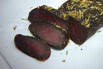 鹿肉の燻製完成しました。