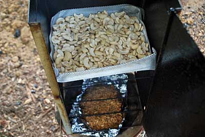 カシューナッツの燻製を作ってみました。