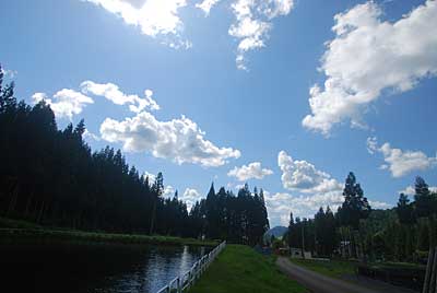 それにしても今日は夏の空の感じでした。