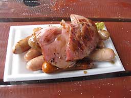 出て来たのは焼きソーセージです